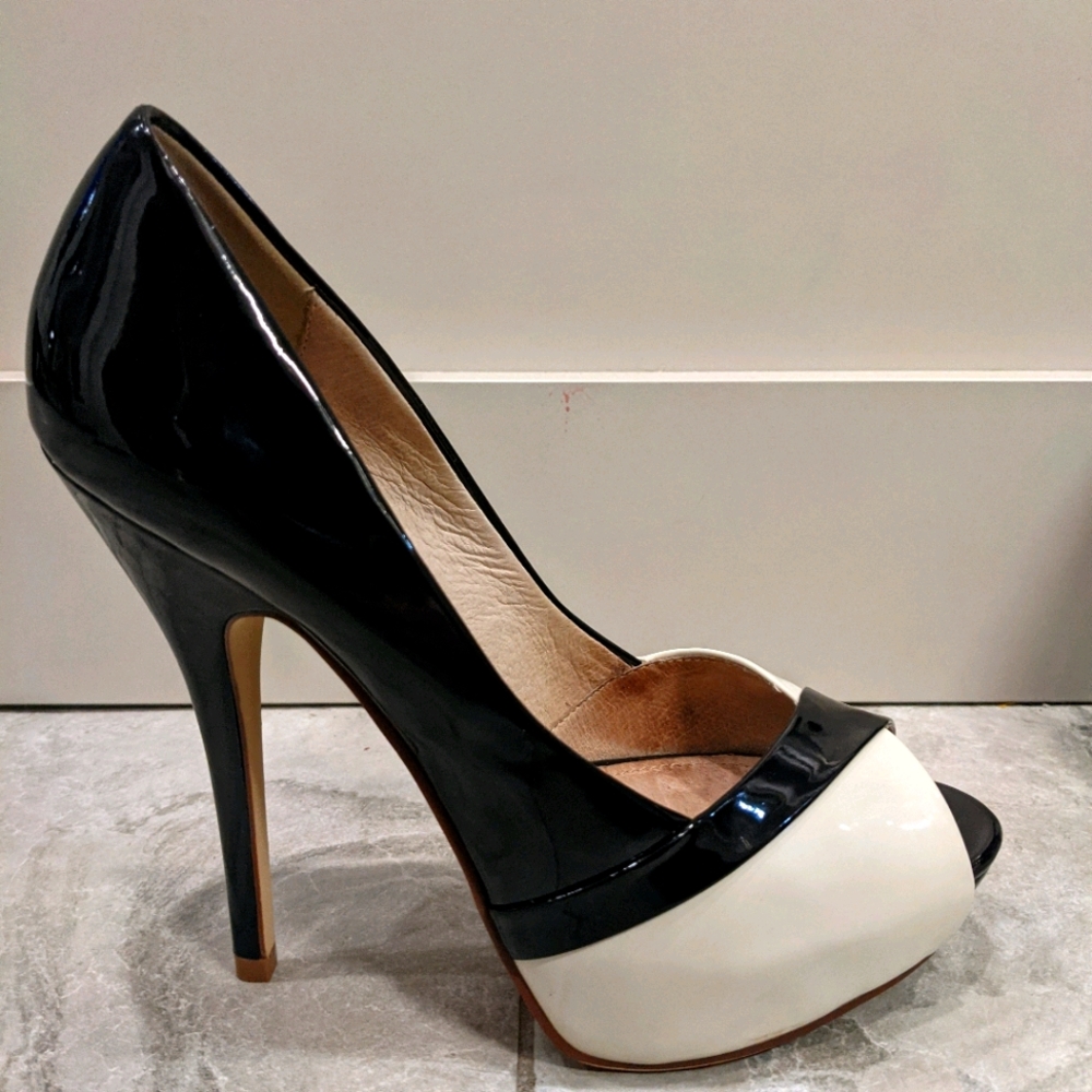 Aldo genuine leather peep toe heels